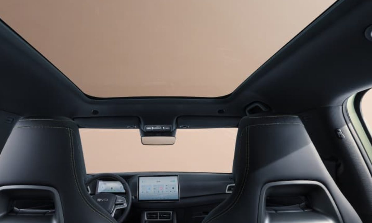 BYD Atto 2 sunroof 